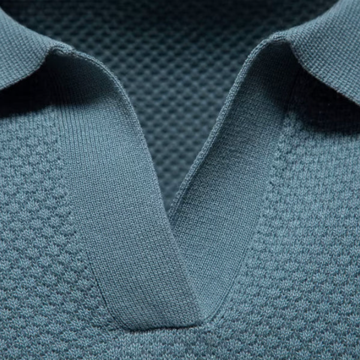 V-NECK POLO